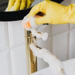Sucho i bez pleśni: rozpraw się z wilgocią na ścianach raz na zawsze